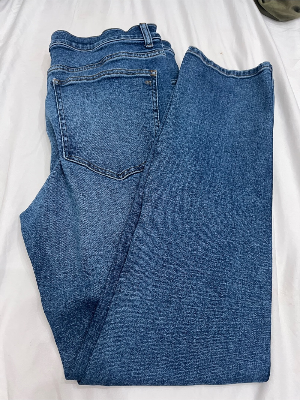 Madewell Straight-Leg Jeans in Medium Blue—size 31 new